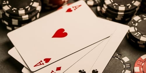 bi-kip-choi-poker-online-an-tien-danh-cho-tan-thu-iCX8hNT8TW.jpg