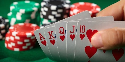 cac-thuat-ngu-trong-poker-2-Nivq02q-6_.jpg