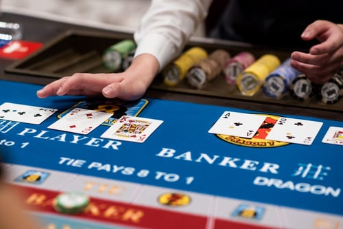 Kinh nghiệm cần phải chú ý khi chơi game bài Baccarat trên 8kbet