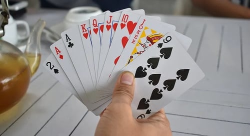 vietnamese-card-games-l7r5wsOQX7.webp